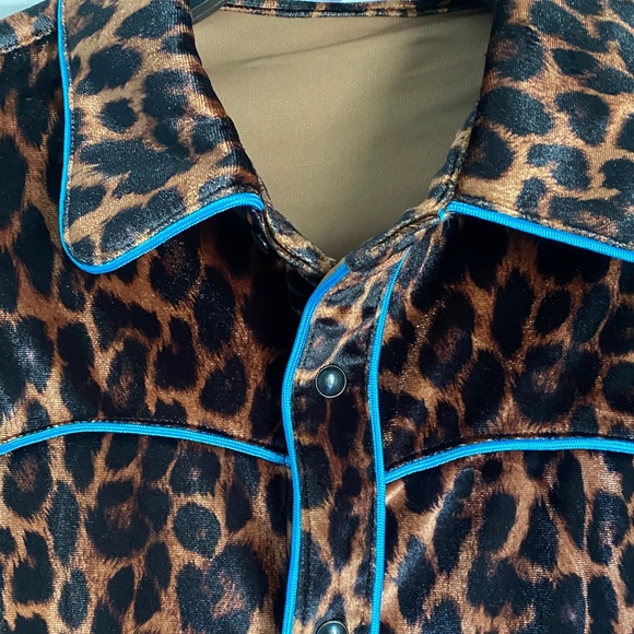 Leopard Print Women's Top with Blue Accents - Picture 5 of 5